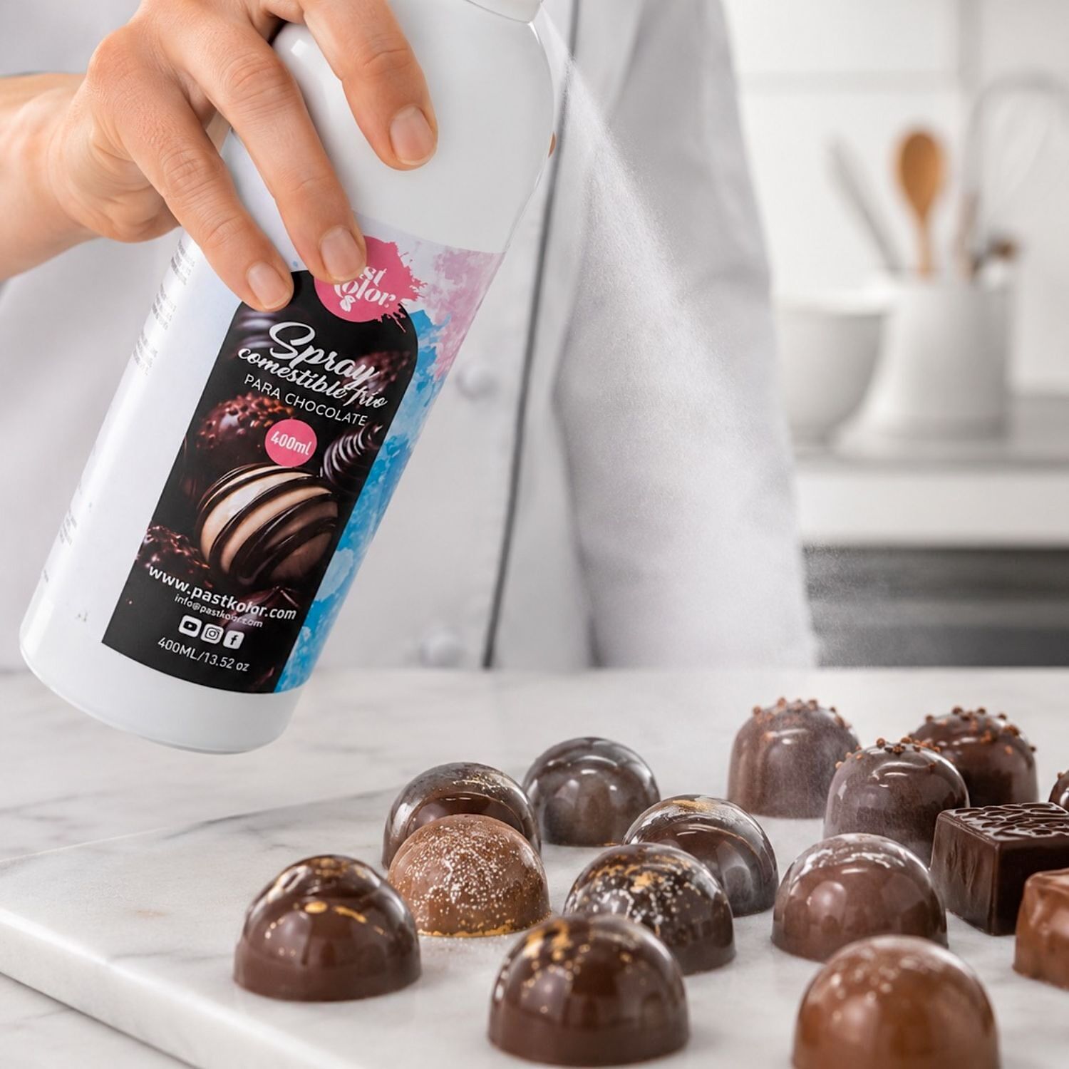 Spray Comestible Frio Para Chocolate Pastkolor - 400 Ml 2 Spray Comestible Frio Para Chocolate Pastkolor - 400 Ml - Imagen 2