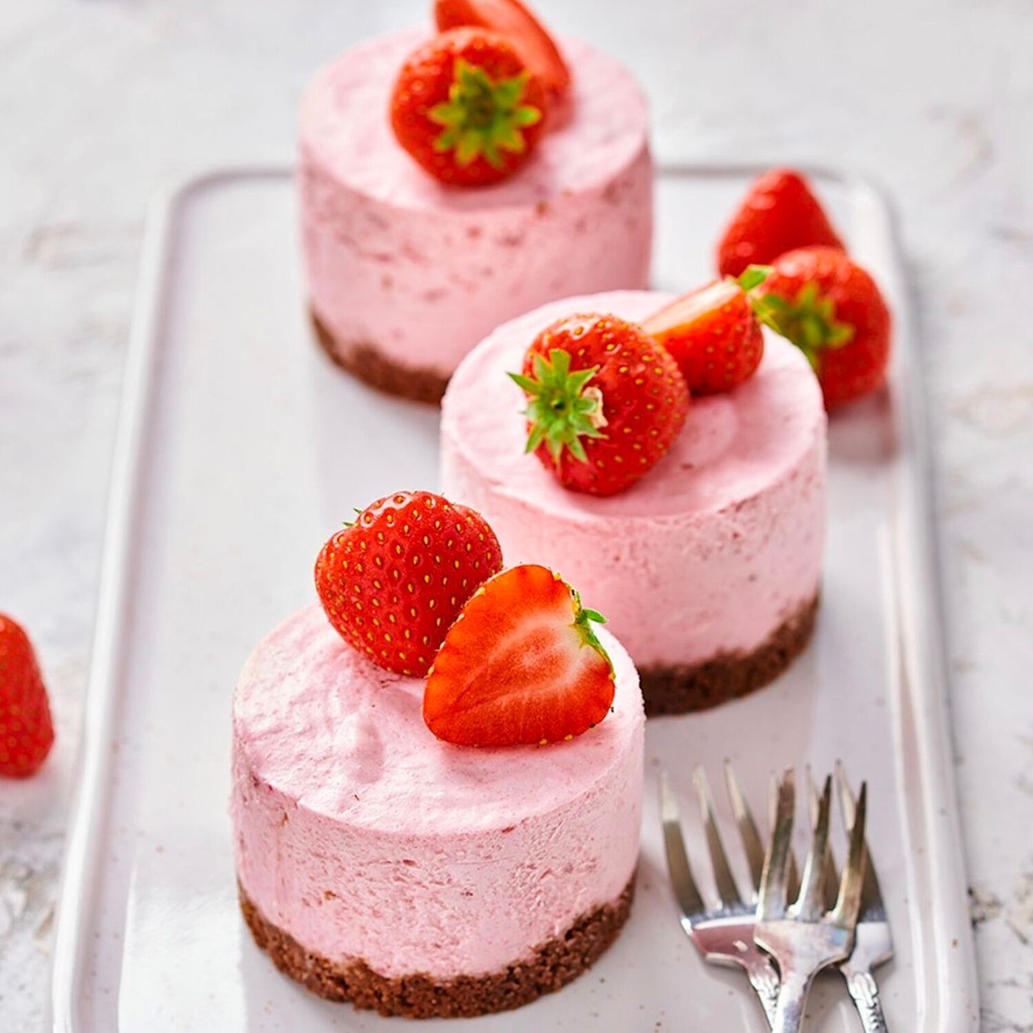 PREPARADO PARA MOUSSE FRESA (BAVAROIS) FUNCAKES - 150 G 2 PREPARADO PARA MOUSSE FRESA (BAVAROIS) FUNCAKES - 150 G - Imagen 2